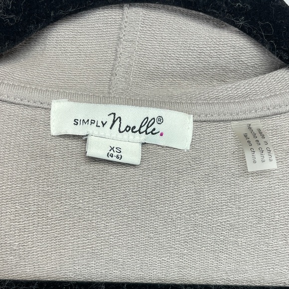 ✨Simply Noelle Asymmetrical Hem Cardigan XS - Picture 2 of 5